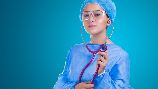 Mikor kell műteni a pajzsmirigy göböket?