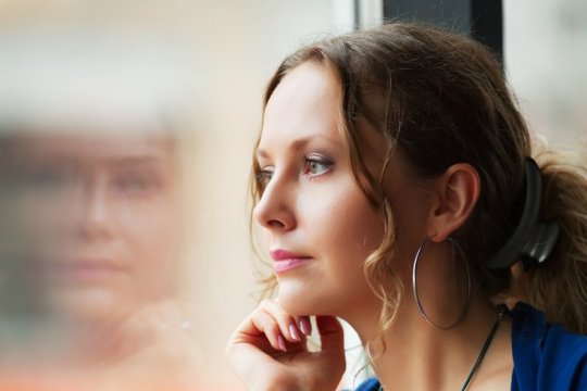 Szülés utáni depresszióban szenved? Lehet, hogy pajzsmirigyzavar okozza!
