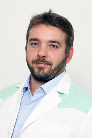 dr. Hernádi Balázs